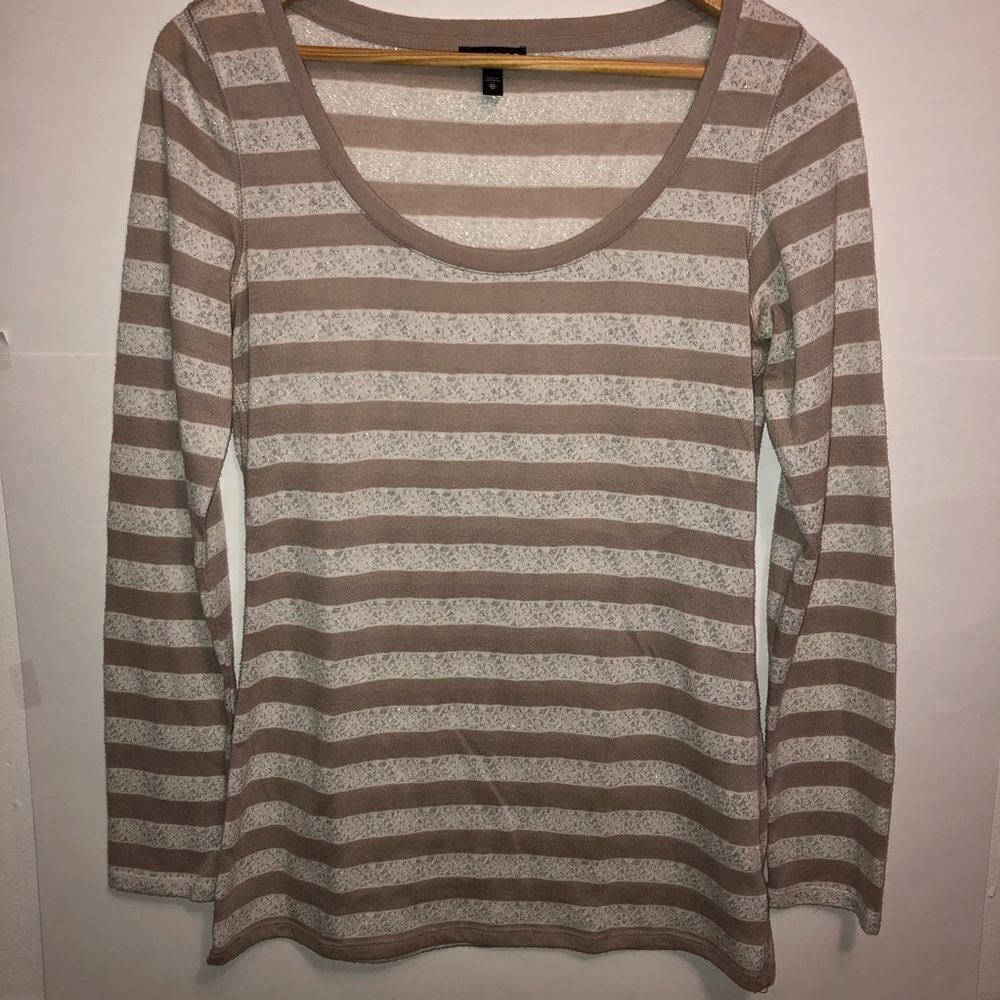 Express Woman’s Long-sleeved Tee
